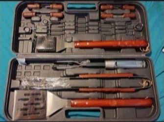 New Grilling Tool Set With Case