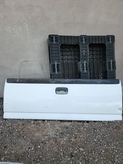 1999-2006 Chevy Silverado 1500 Tailgate ORIGINAL