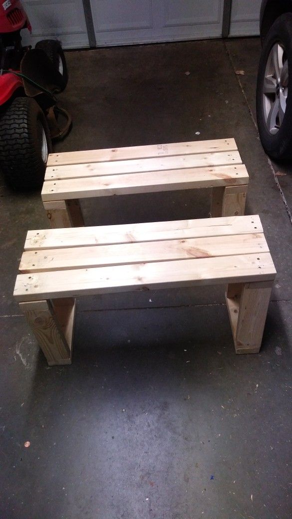 2 Benches Great Christmas 🎁