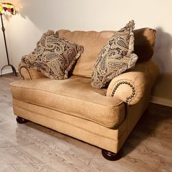 Accent Chair (FREE DELIVERY)