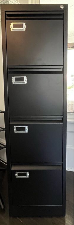 Filing Cabinet with 4 drawers