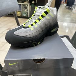 Air max 95s OG big bubble , size 11 and 10.5