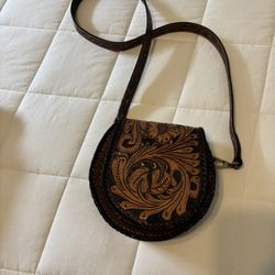 Brown purse 