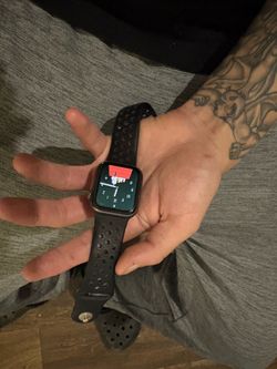 Apple Watch Series 5 Nike Edition – 44mm