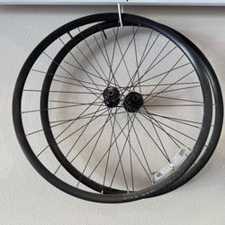 Bontrager Paradigm SL Road Bike Wheel Set