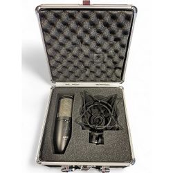 AKG P4-20 Condenser Mic