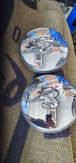 ONLY 2 !!!DODGE center Caps