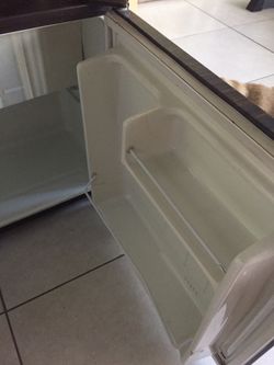 Mini refrigerator