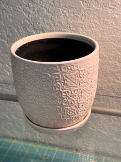 Beautiful White Embossed Ceramic Plant Pot with Saucer