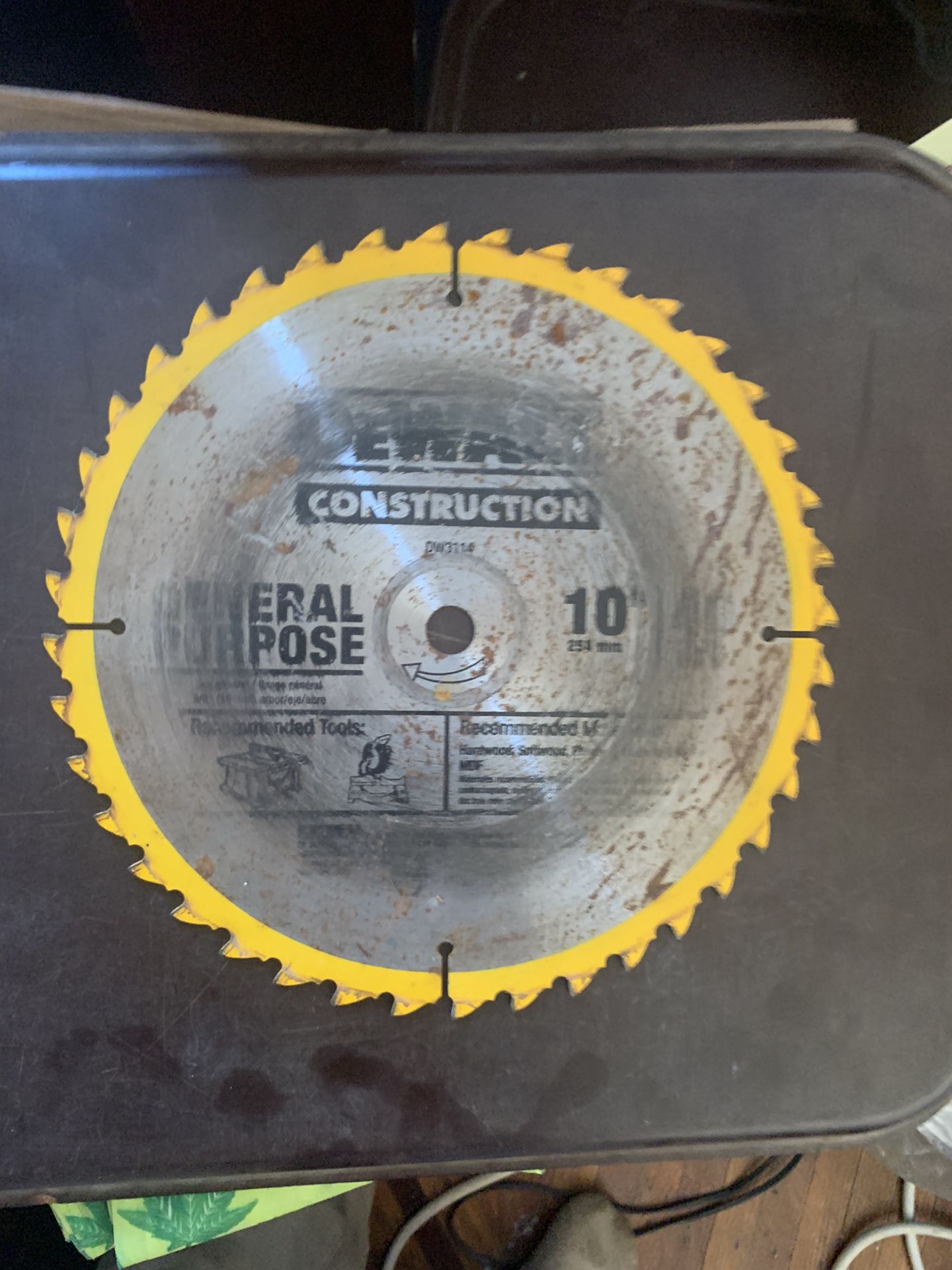 Slightly Used DEWALT 10 inches GENERAL PURPOSE WOOD BLADE