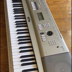 YAMAHA PIANO KEYBOARD 