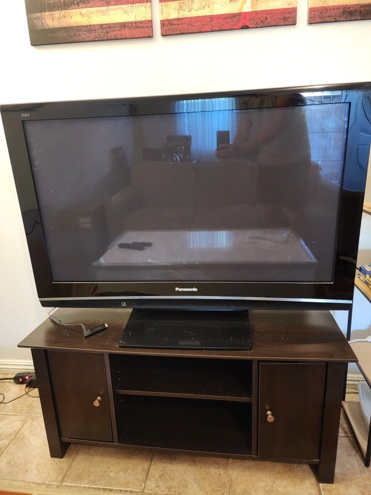 45" TV, Stand, And Roku Set $75