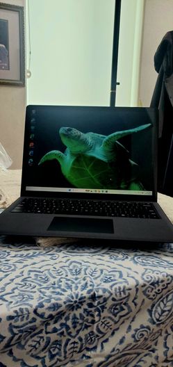 Microsoft Surface Laptop 2 Touchscreen Windows 11, intel i7 Laptop