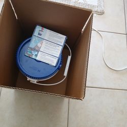 Simple Scoop all-in-one pool maintenance treatment.