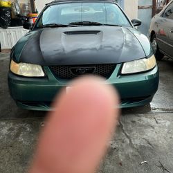 2000 Ford Mustang