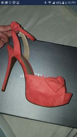 High heels (Brand New size 8)