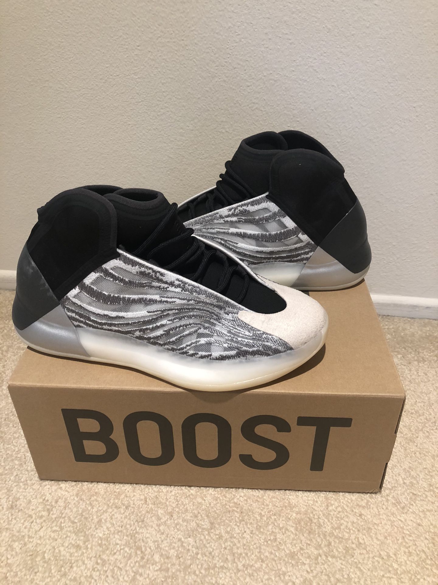 Adidas Yeezy QNTM Lifestyle Deadstock Size Brand New
