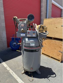 Three phase air compressor