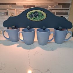Wall Hanging Coffee /Mug  4 Cup Holder Great For Your Honme Or Your Office.