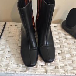 Women’s Boots Size 8