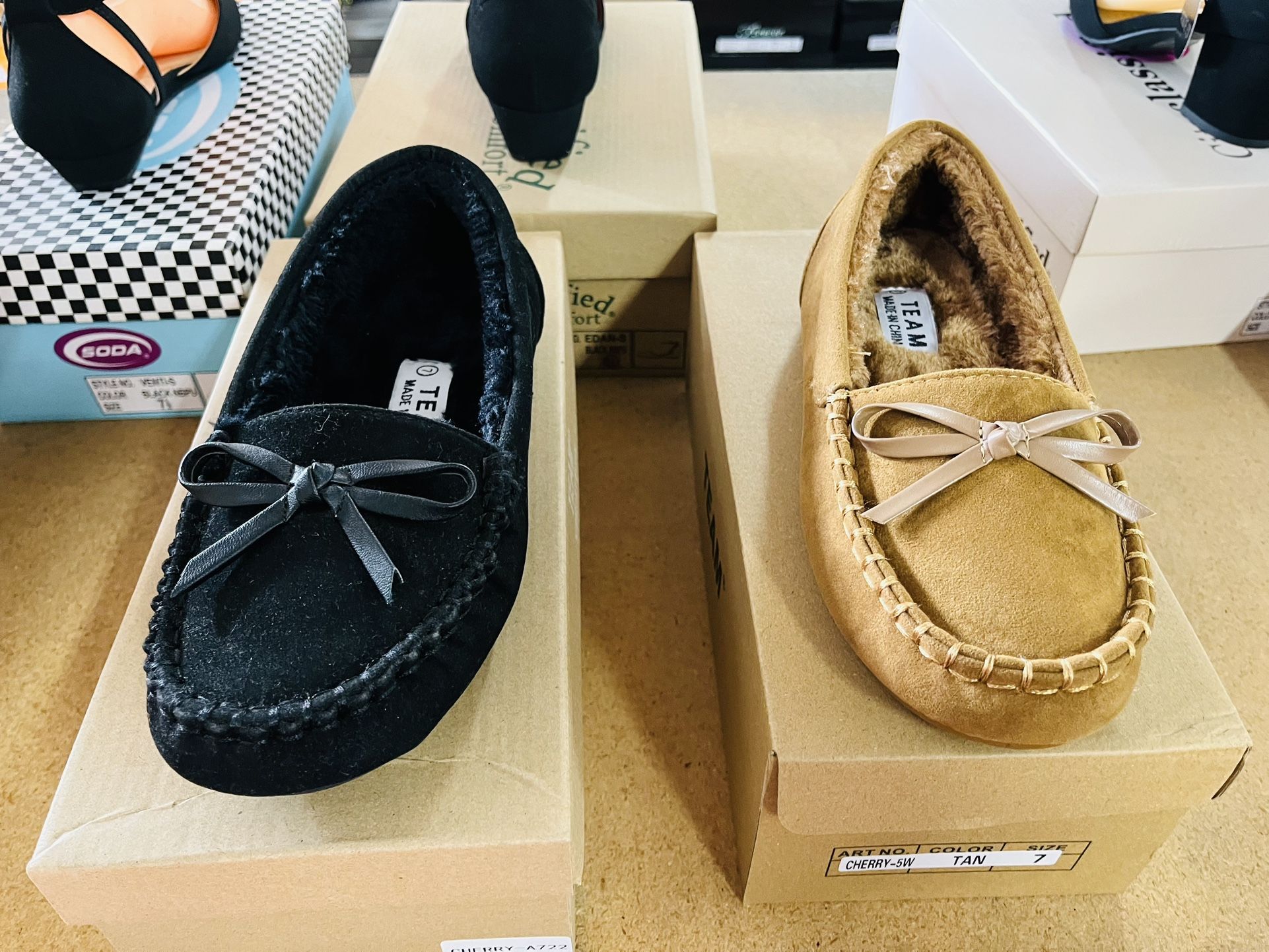 Beautiful Woman Shoes $13