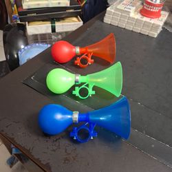 "NEW " Bicycle & Scooter Loud Air Horn With Handlebar Clamp Choose From Red, Green Or Blue  $5 Each