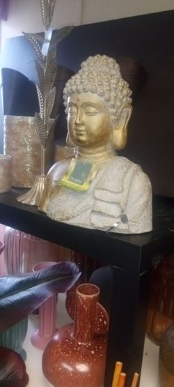 Upper Buddha statue
