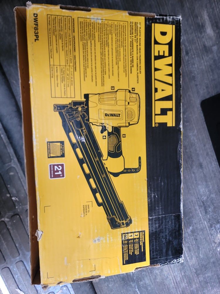 DEWALT 21° PLASTIC ROUND HEAD FRAMING NAILER NEW