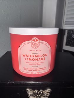Bath & body Works watermelon lemonade candle-discontinued