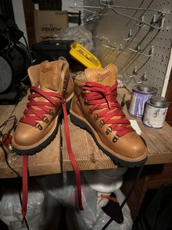 Danner Women’s Size 9 $200