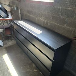 Dresser 2 Nightstands 