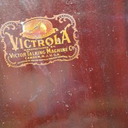 Antique 1920s Phonograph Player (Victrola)
