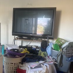 Big Picture 50 Inches Screen PHILIPS Beatles  Workyn Condition 