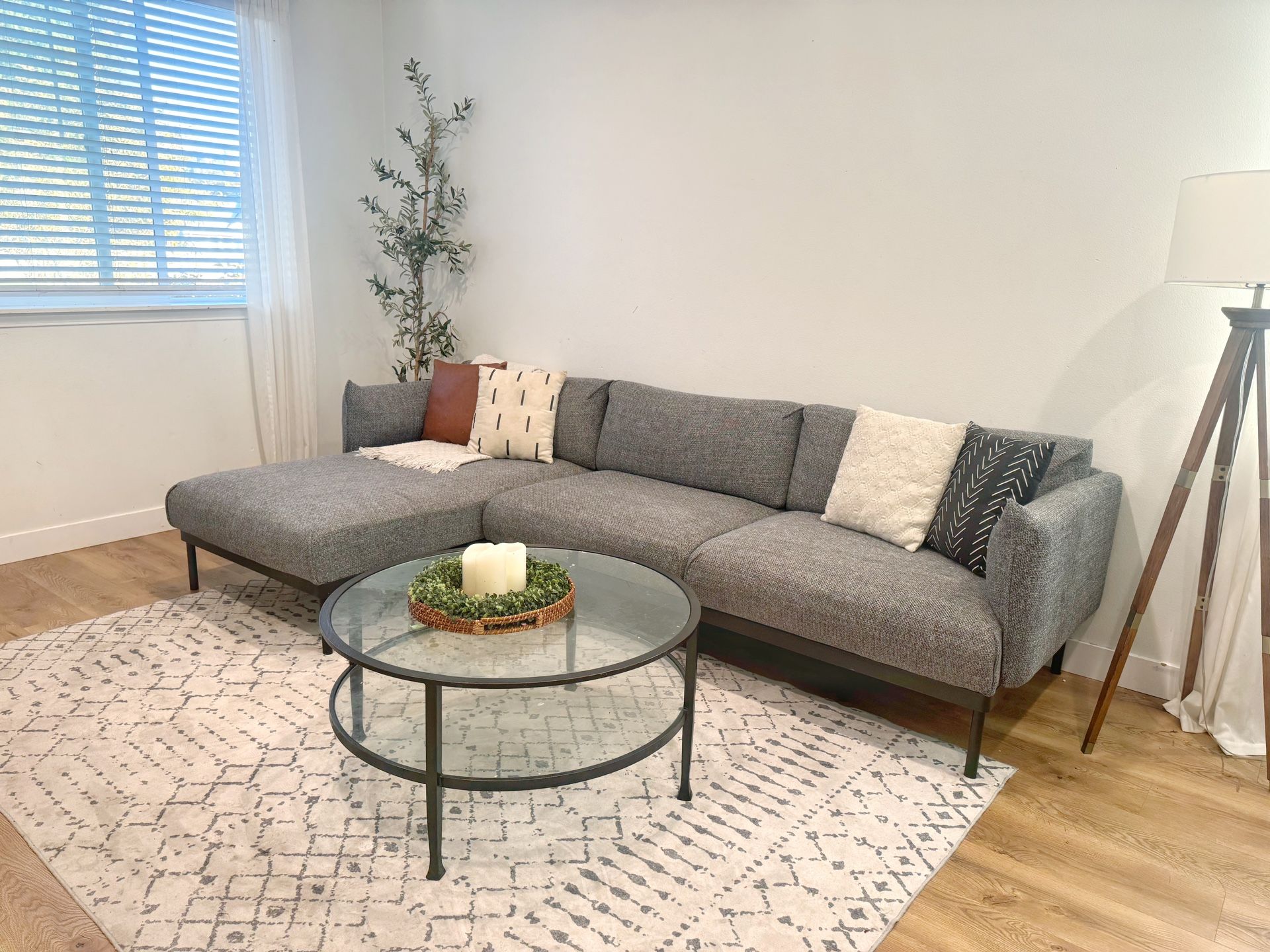 IKEA ÄPPLARYD sectional couch