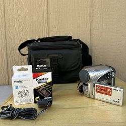 Hitachi DZ-GX5020A DVD-RAM/-RW/-R/+RW/SD Video Camera Camcorder Works W Charger 