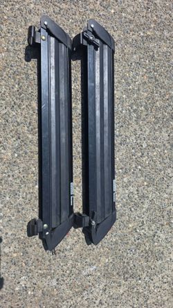 Yakima Ski Rack (Holds 4 Pairs) – $20 OBO