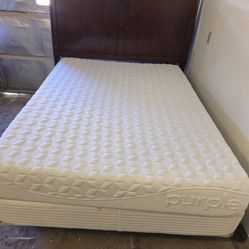 Cama Queen base metal respaldo madera box spring y colchon Purple Flex excelente condiciones $200 envio a domicilio costo extra