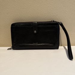 The Sak Iris 3-In-1 Leather Smartphone Wallet Black Leather Women's Wallet