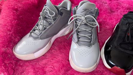 2023 Jordan Max Aura 4 Mid Wolf Grey