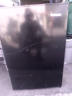 Vissani small refrigerator