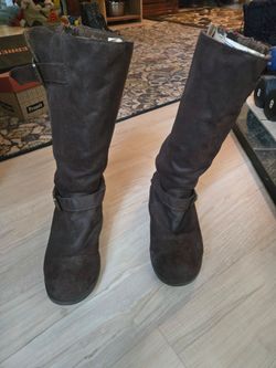 American Eagle 9.5 calf-high brown boots