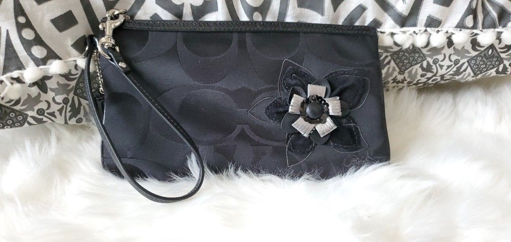 Like NEW Authentic Classic Coach Clutch With Silver Flower Accent