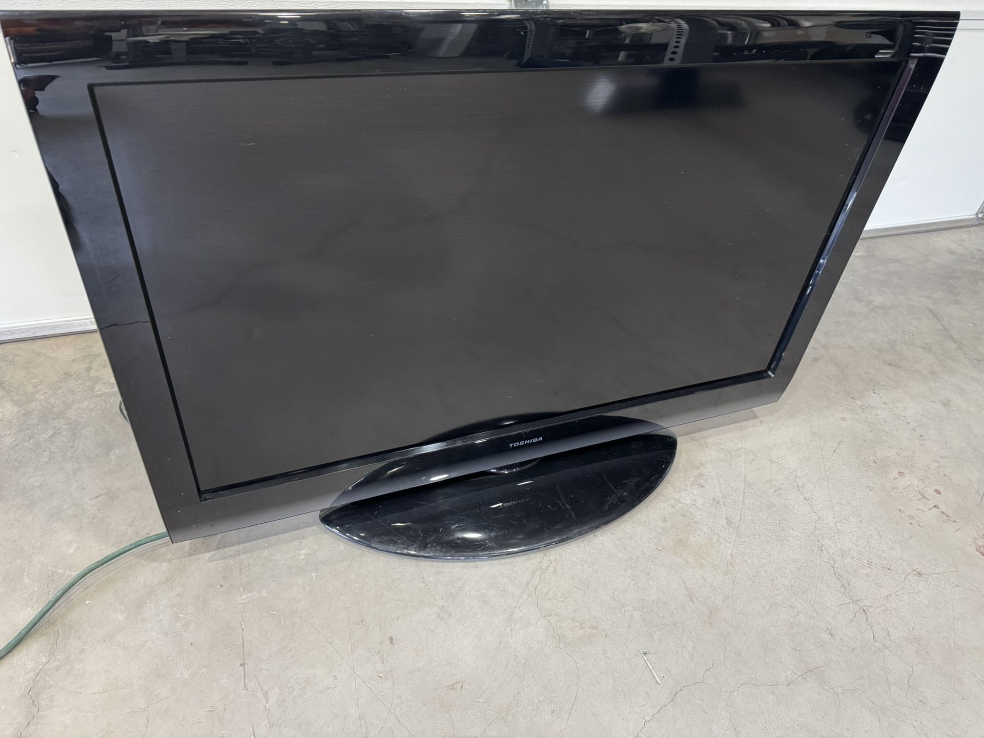 Toshiba 40”inch. NOT SMART TV. -35ave & Glendale