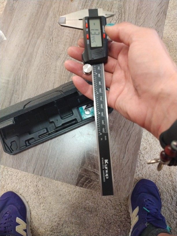 Kynup 8”/200mm 3-Key Auto-Off Electronic Digital Caliper - 4100-0031
