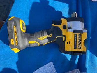 DEWALT ATOMIC 20V MAX Cordless Brushless 1/2 in. Variable Speed Impact Wrench (Tool Only)
