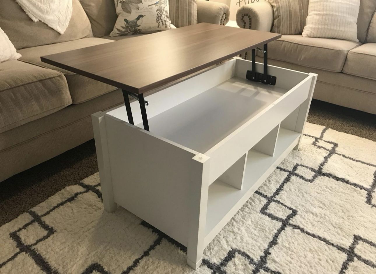 Coffee table/middle table Lift/storage