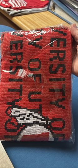 University of Utah Utes sports scarf  drum and feather logo  fringed