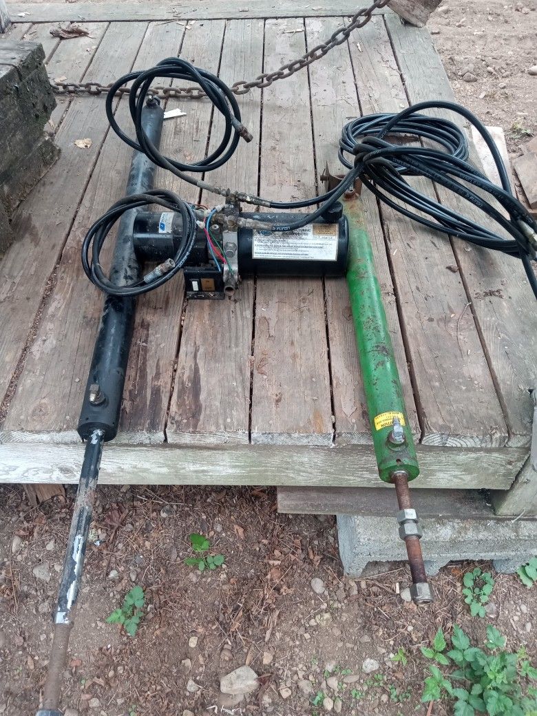 DeWald Hydraulic Rv Tip Out Motor With Rams And Line