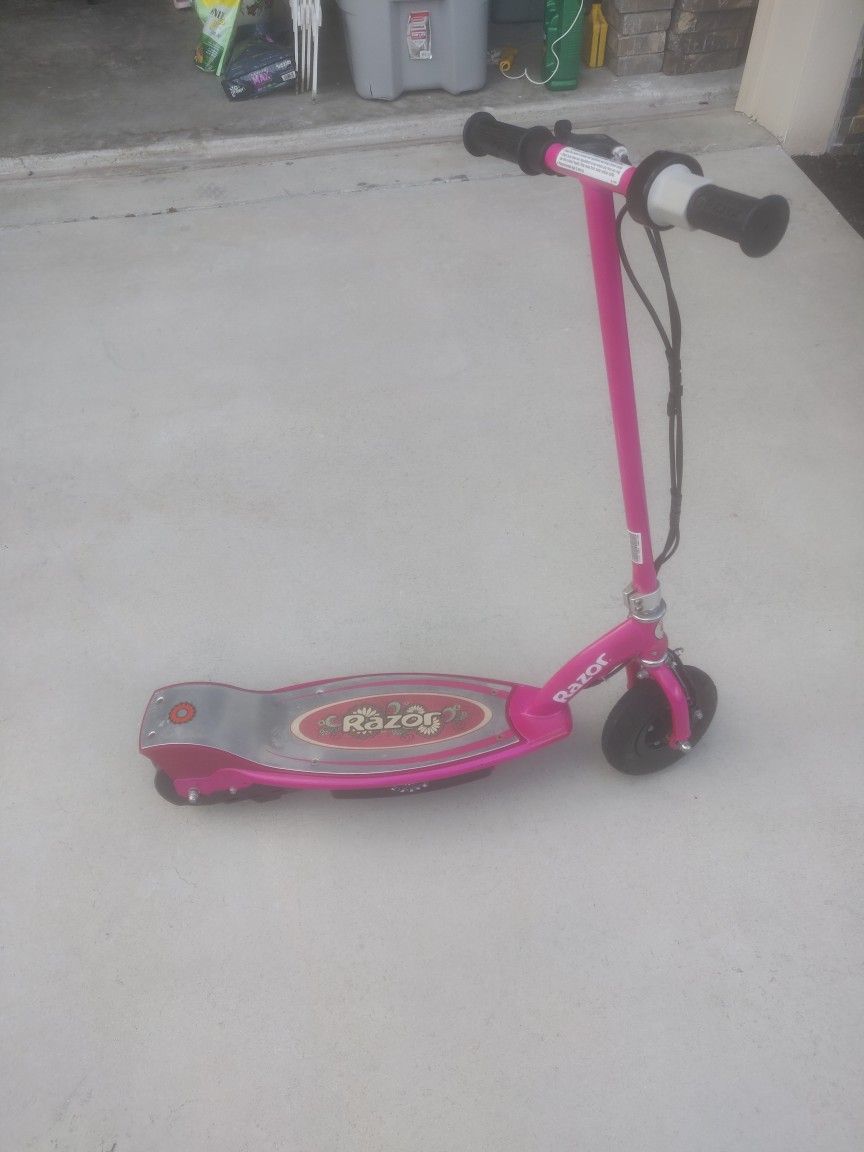Razor E150 24-Volt Electric Scooter, Pink