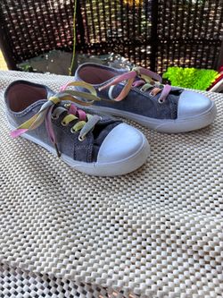 Bobbie Brooks Girl's Sneakers Canvas/Denim with Rainbow Laces Shoe Size 1